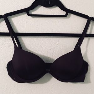 Victoria’s Secret sexy black push-up bra